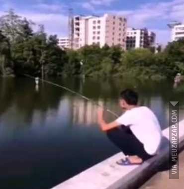 Pescador de nada - Vídeo  Engraçados para Redes Sociais